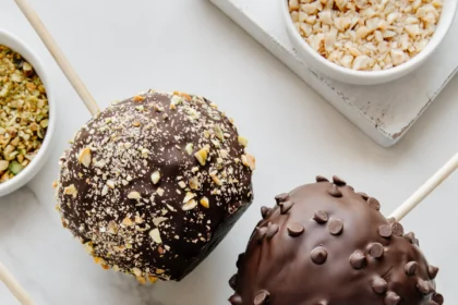Mele al Caramello di Datteri e Cioccolato: Ricetta Sana e Deliziosa