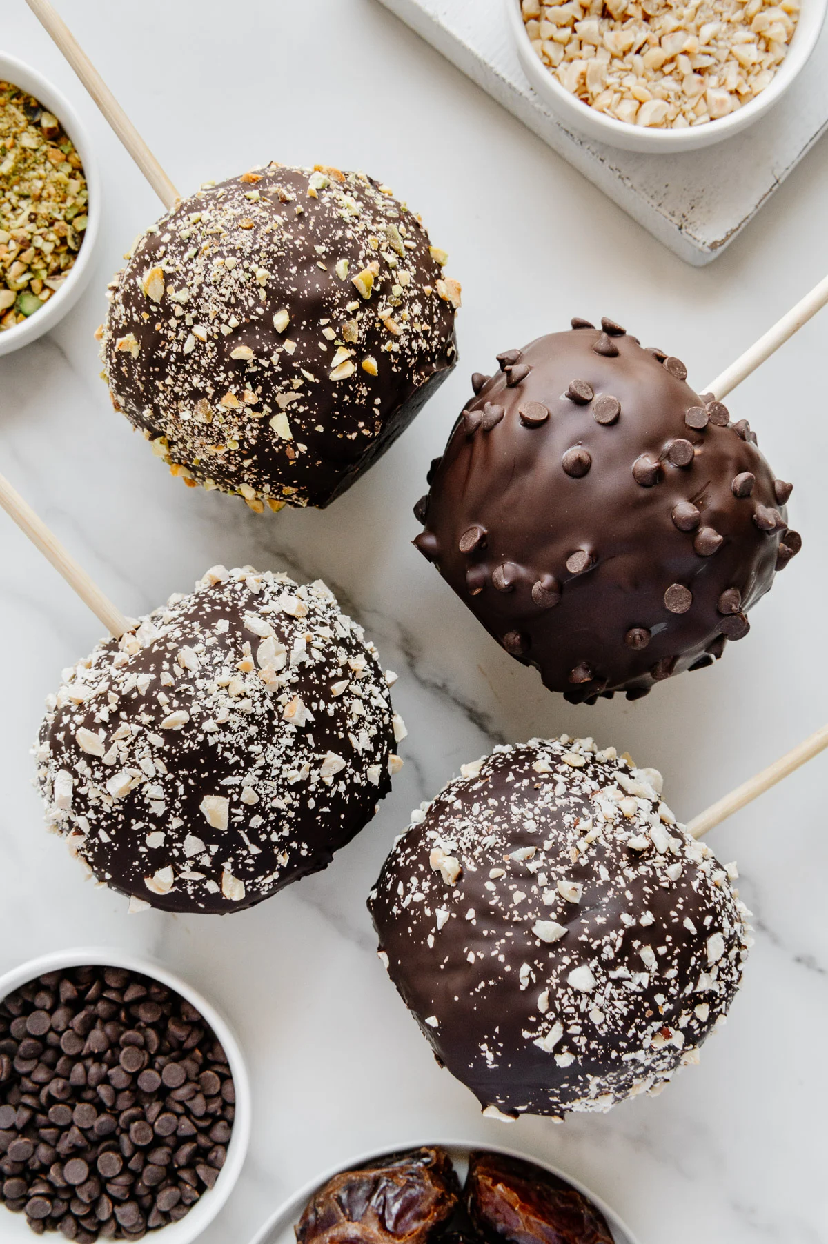 Mele al Caramello di Datteri e Cioccolato: Ricetta Sana e Deliziosa