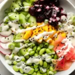 bowl poke vegana con barbabietole marinate