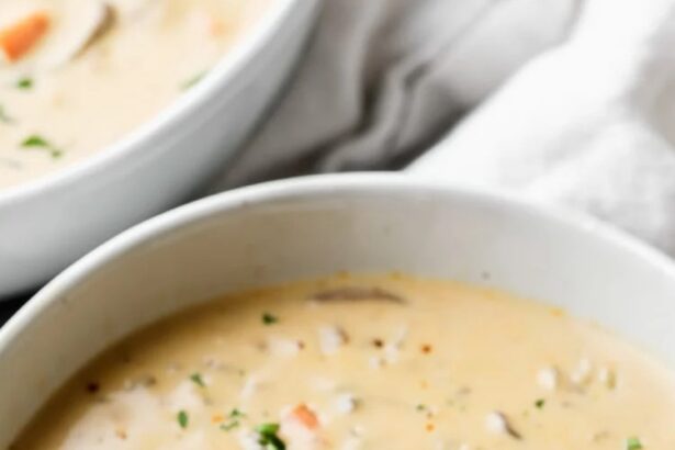 Zuppa di Funghi Vegana Cremosa – Facile e Deliziosa!