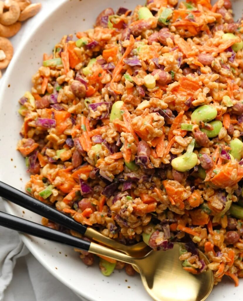 Farro Salad con Spicy Peanut Dressing | Ricetta Sana e Gustosa 18 farro salad 4 m